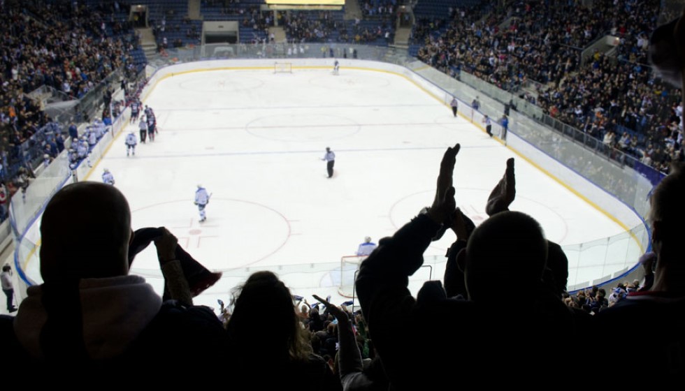 A Trailblazer in Ice Hockey: Jessica Campbell’s Journey to Coaching Excellence